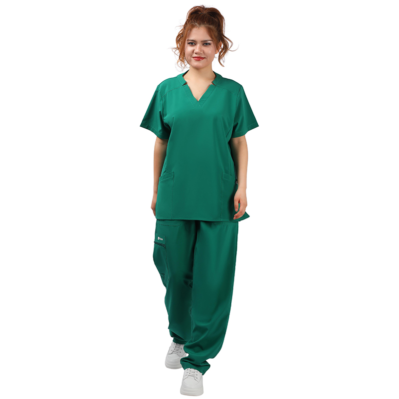 Green plus size ladies medical suit V-neck scrub top and cargo pants for women healthcare workers
